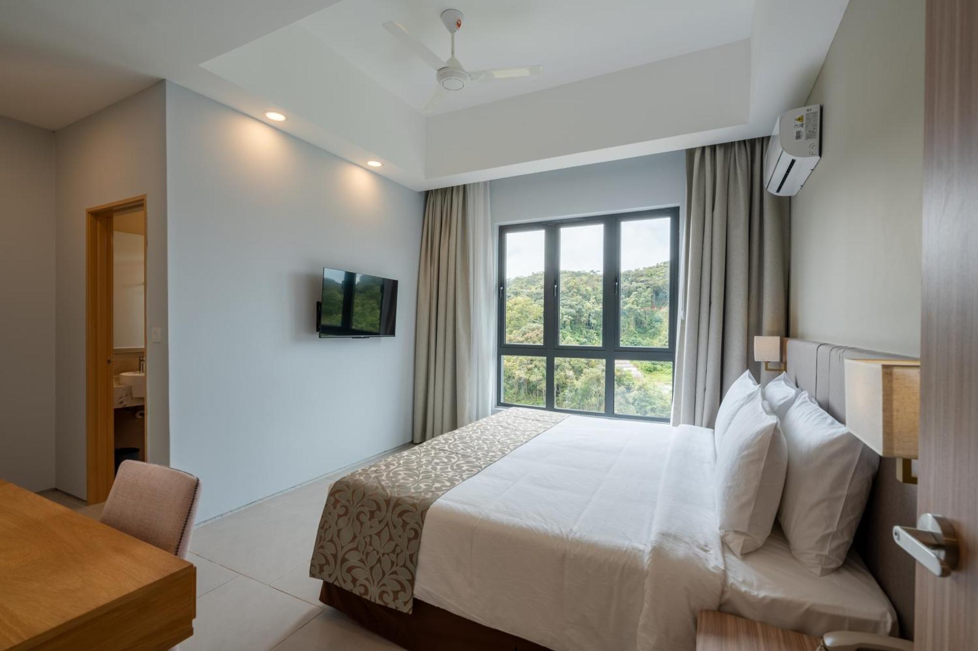 Zenith Suites Cameron Танах-Рата Екстер'єр фото